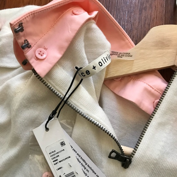 NWT Alice + Olivia Chase Puff Sleeve Floral Embroidery Collar Pullover Sweater M - Picture 12 of 16